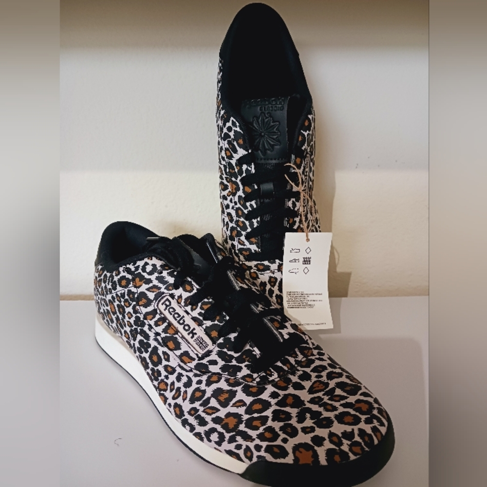 Reebok Black and Brown Sneakers with Classic Silhouette